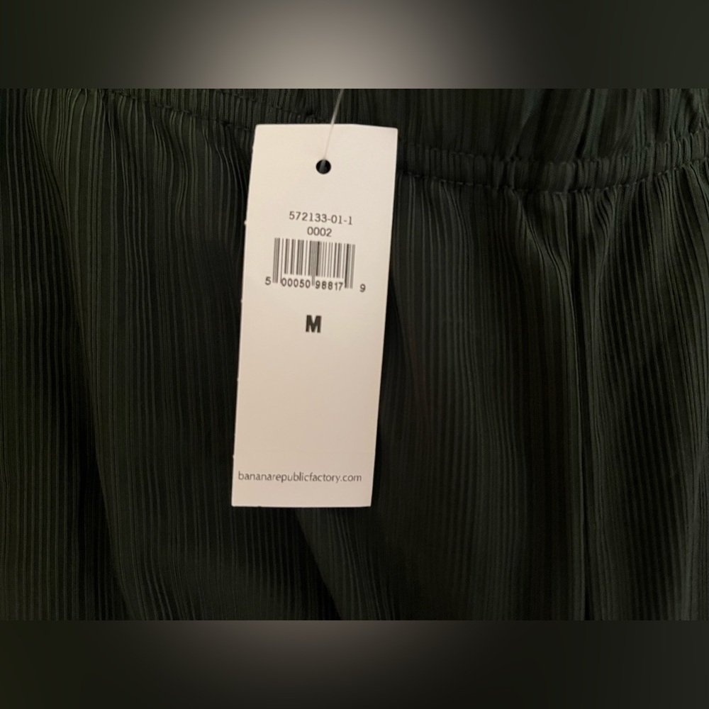 Banana Republic Forest Green Pleated Pants NWT - Picture 2 of 3